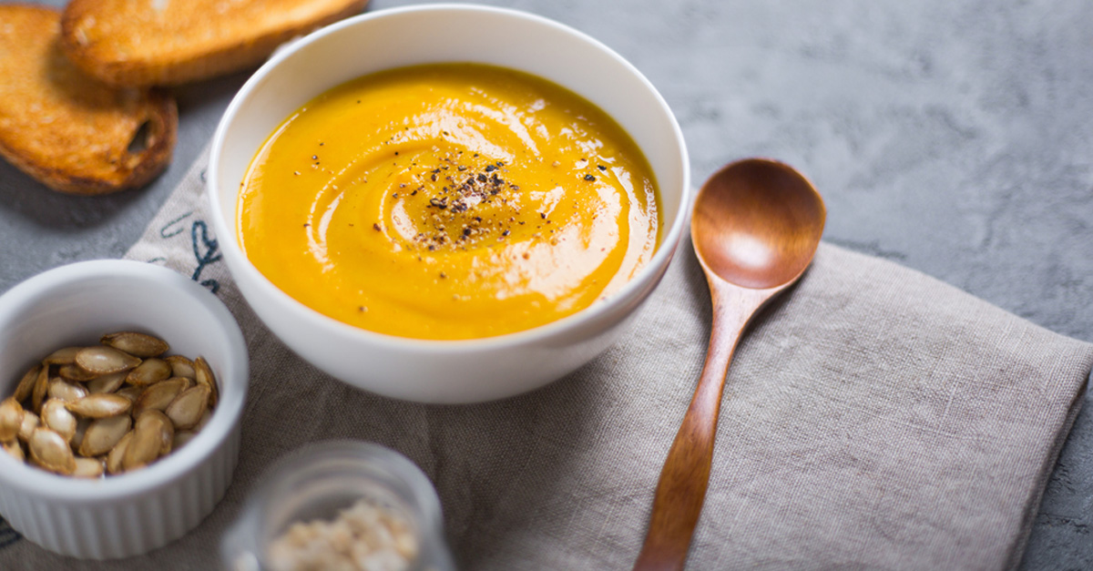 kürbissuppe mit rinderfiletstreifen