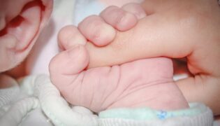 Geschützt: Welt-Sepsis-Tag 2025: Babys, Kleinkinder und Jugendliche bestmöglich vor Meningokokken-Erkrankungen schützen