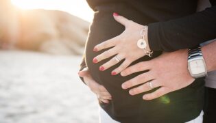 Deutschland: Mutterschaftsgeld berechnen – so geht’s