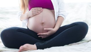 Mütterliche Gebärpositionen