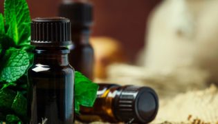 Ätherische und Aroma-Massageöle