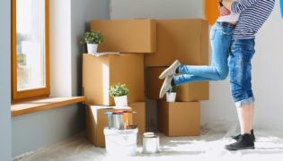 Umzug in eine neue Wohnung nach der Geburt