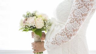 Brautkleider für schwangere Frauen